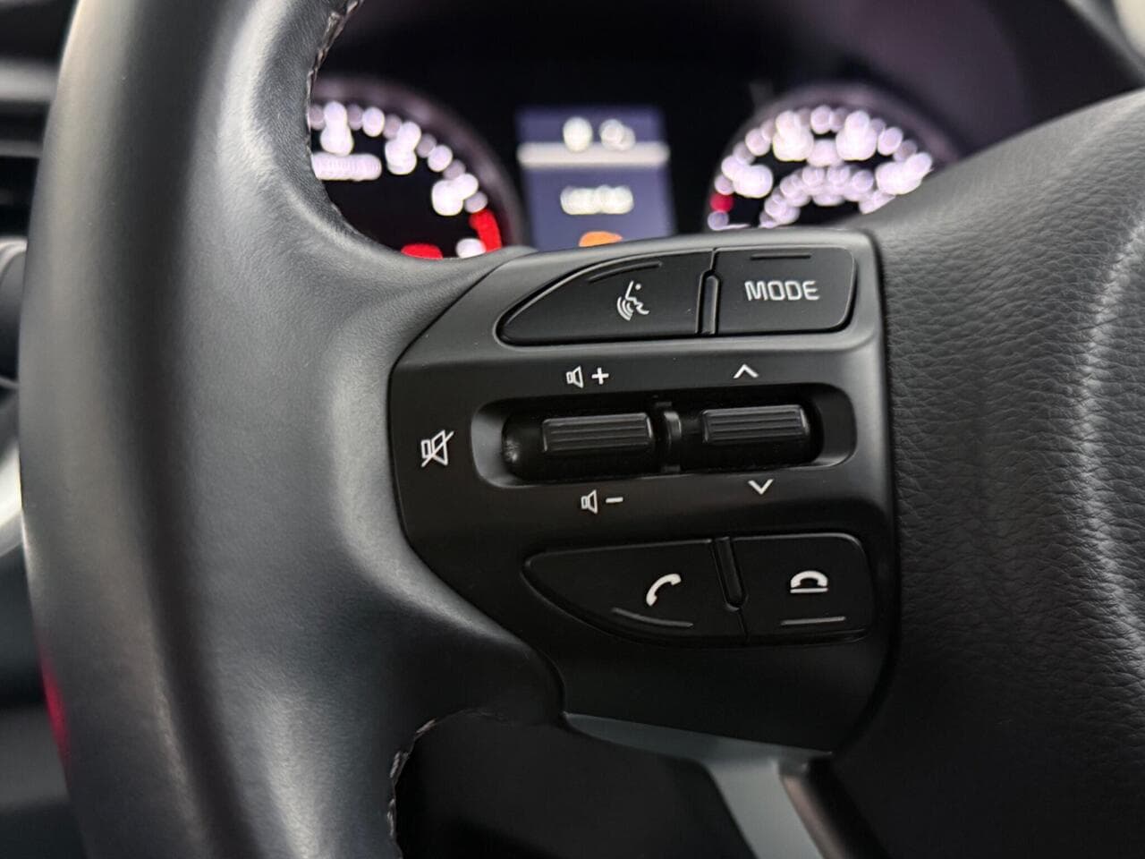 Kia Stonic thumbnail Misc Controls