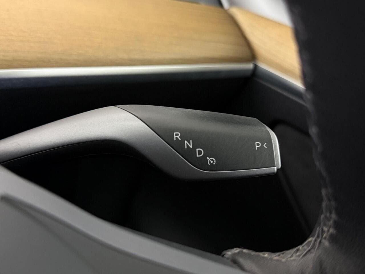 Tesla Model Y thumbnail Misc Controls