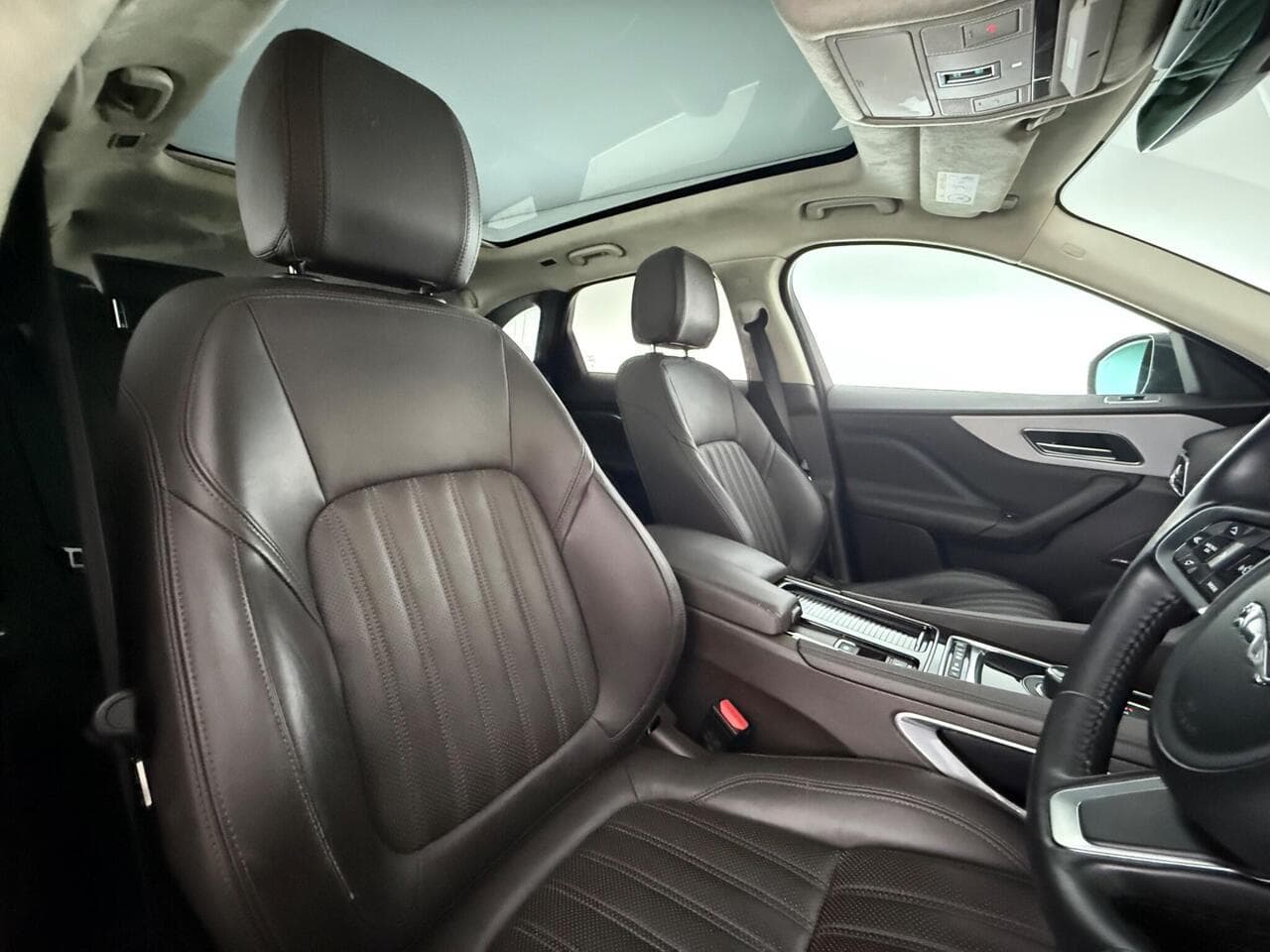 Jaguar F-PACE thumbnail Seat Driver