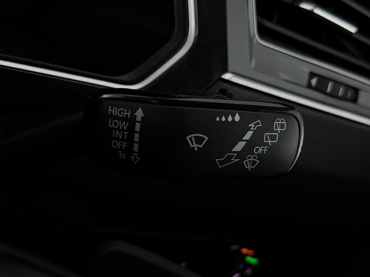 Volkswagen Tiguan thumbnail Misc Controls