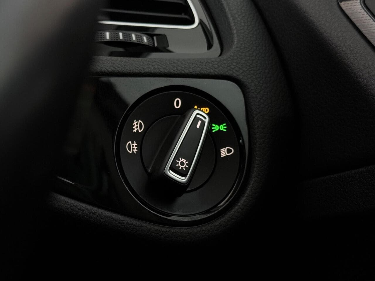 Volkswagen Golf thumbnail Misc Controls