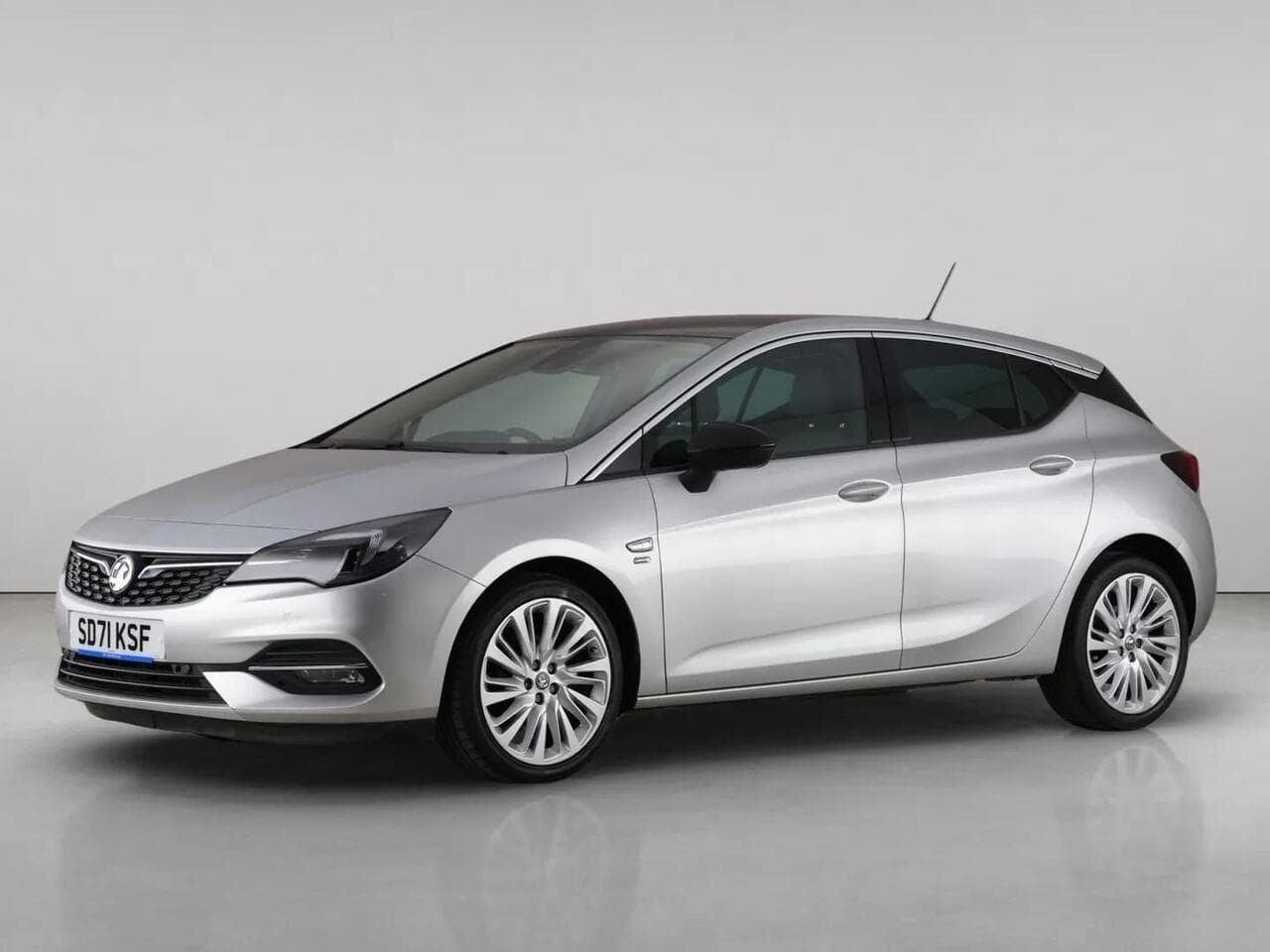 Vauxhall Astra thumbnail Front Left