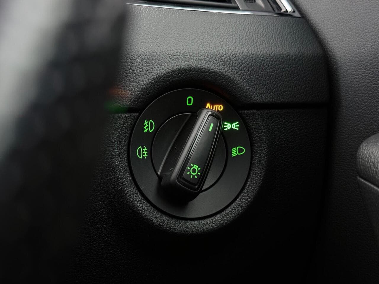 Skoda Octavia thumbnail Misc Controls