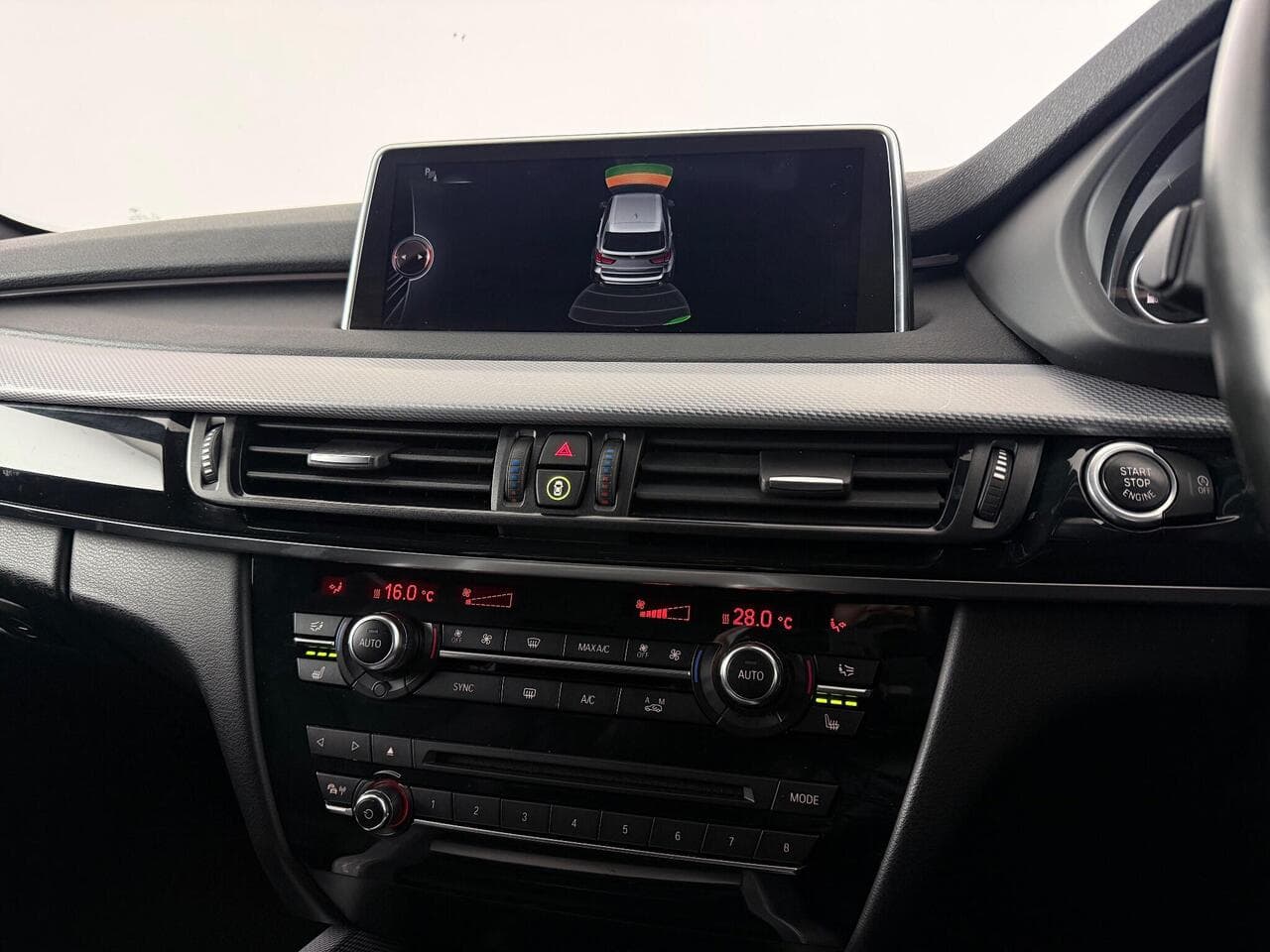 BMW X5 thumbnail Infotainment System