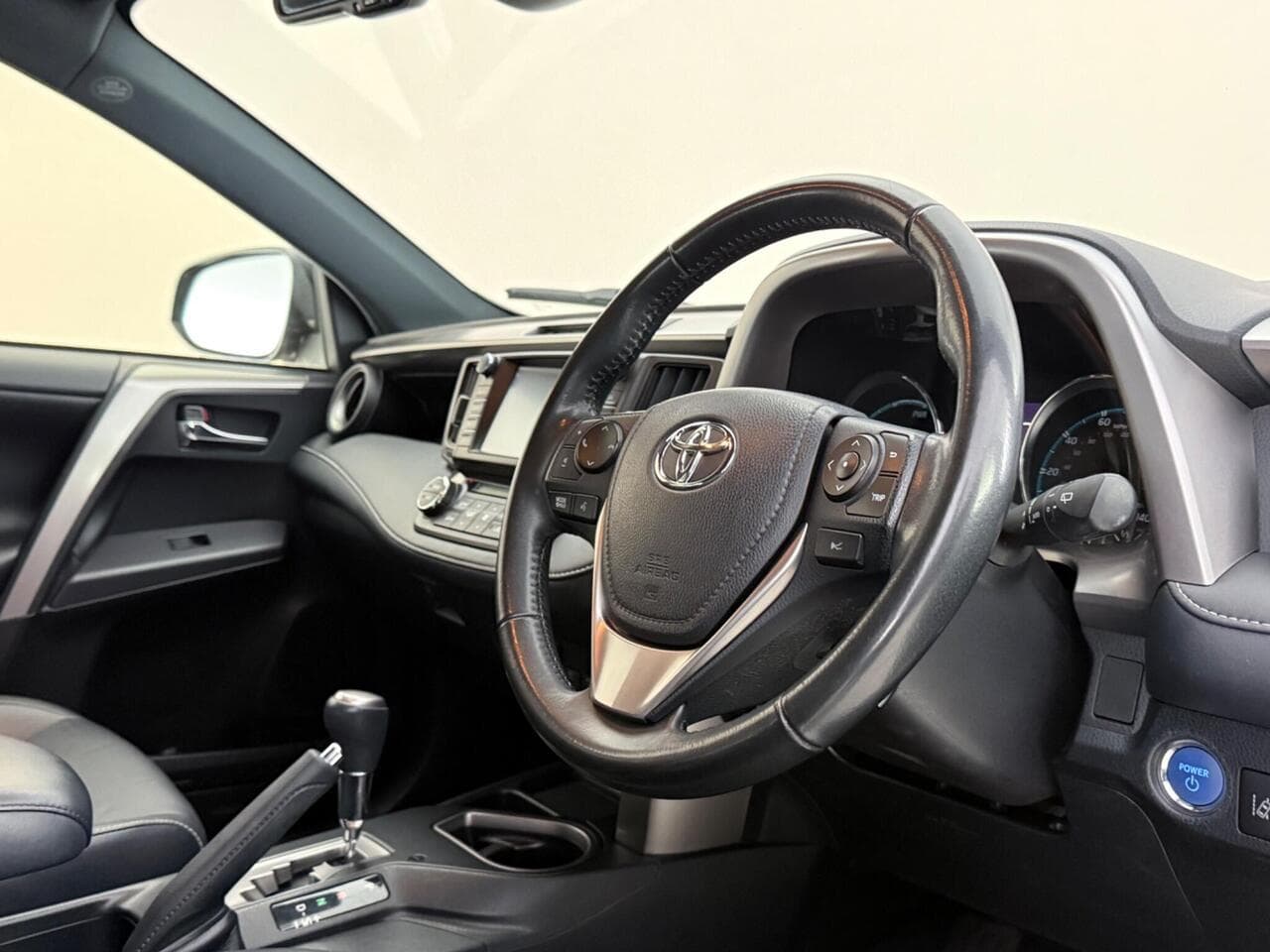 Toyota RAV4 thumbnail Interior Front