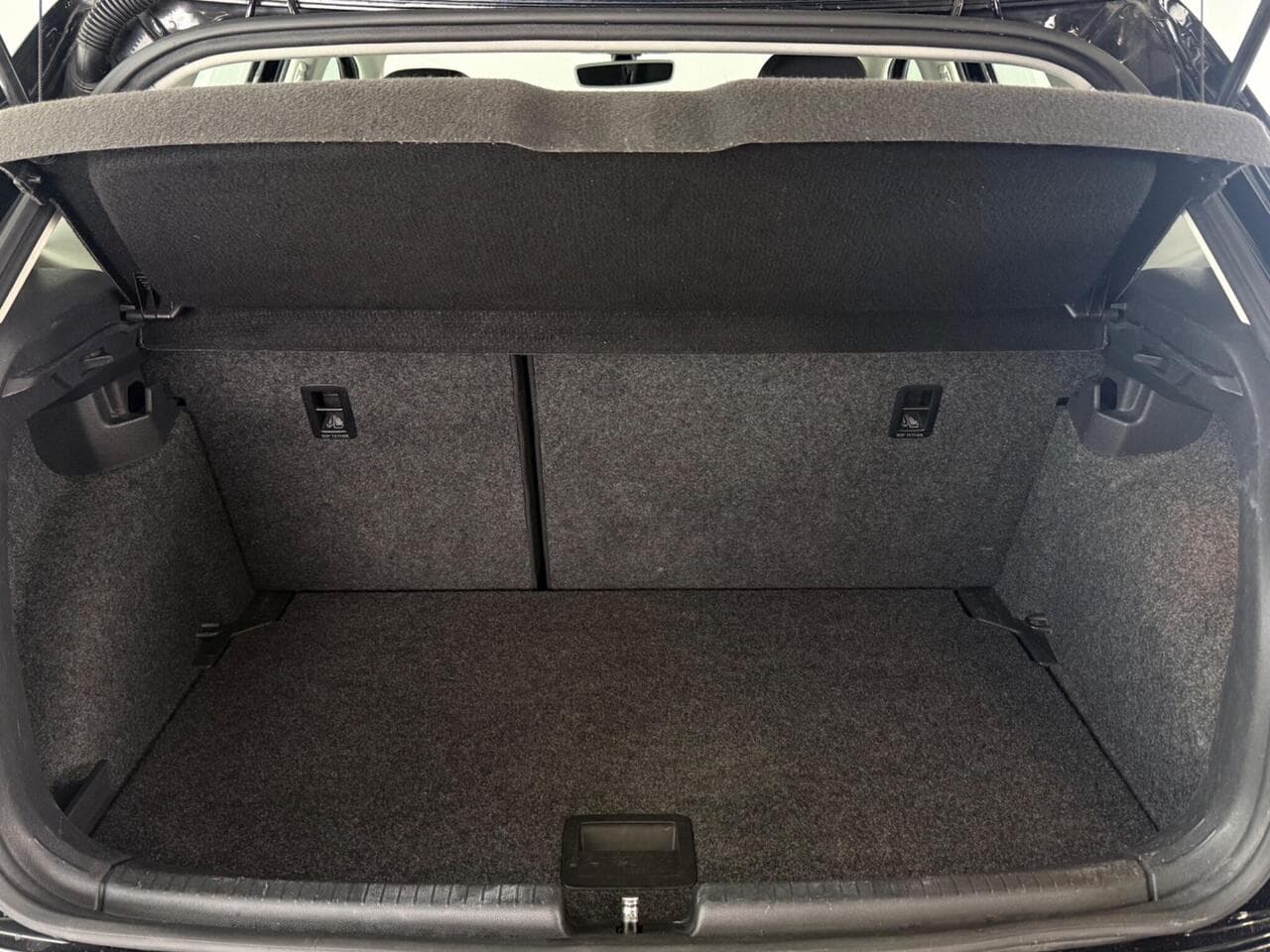 Volkswagen Polo thumbnail Boot