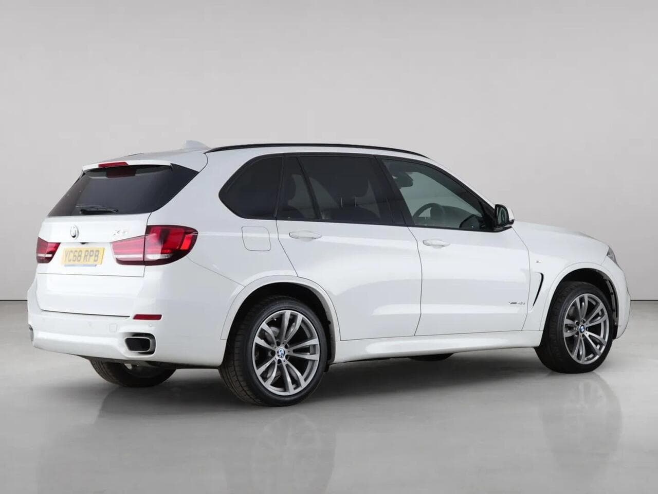 BMW X5 thumbnail Rear Right