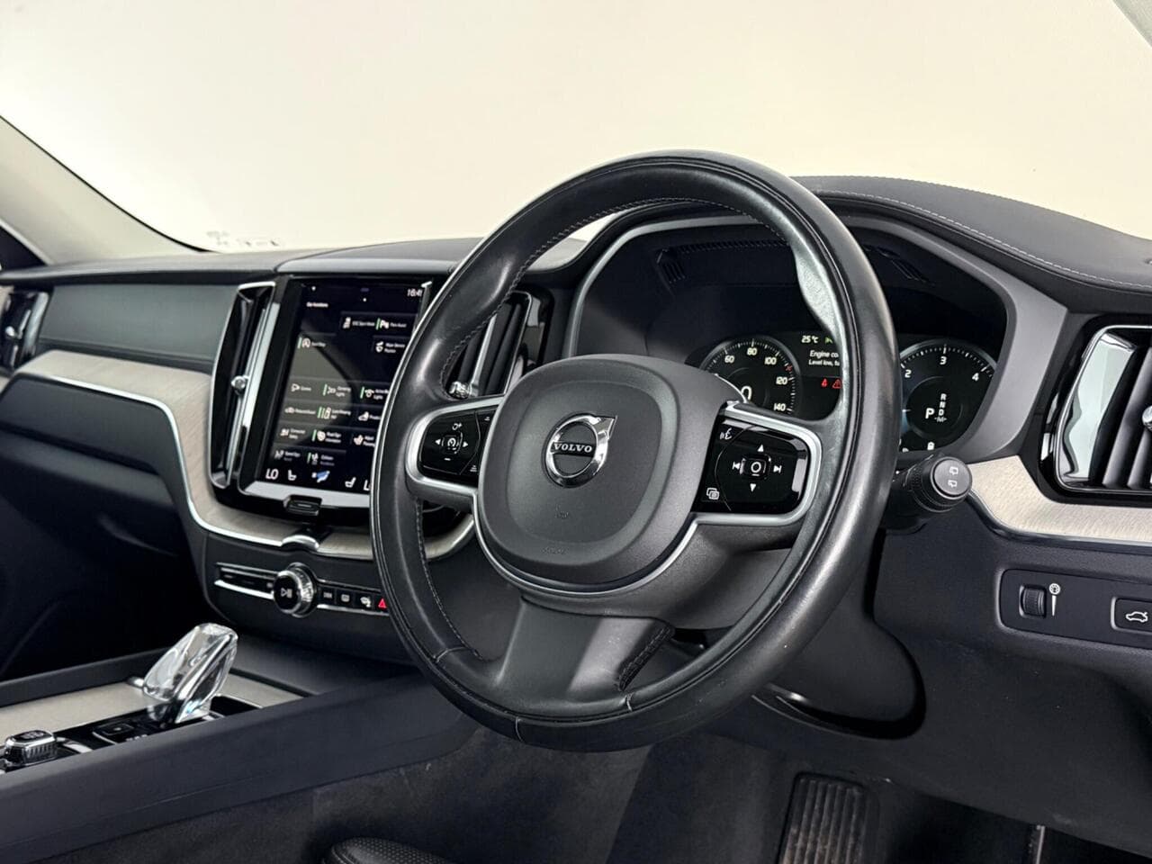 Volvo XC60 thumbnail Steering Wheel