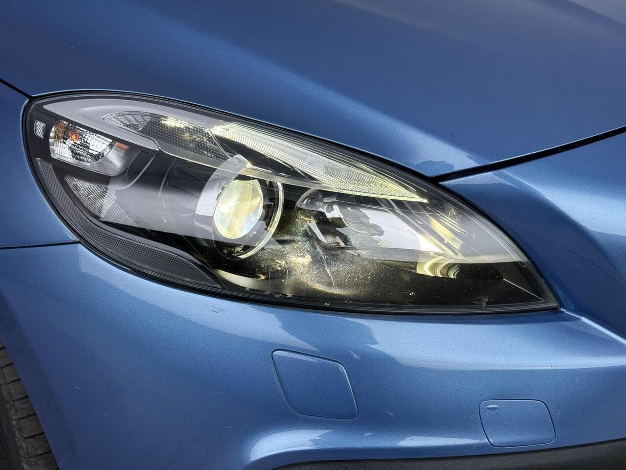 Volvo V40 Cross Country thumbnail Lights Front