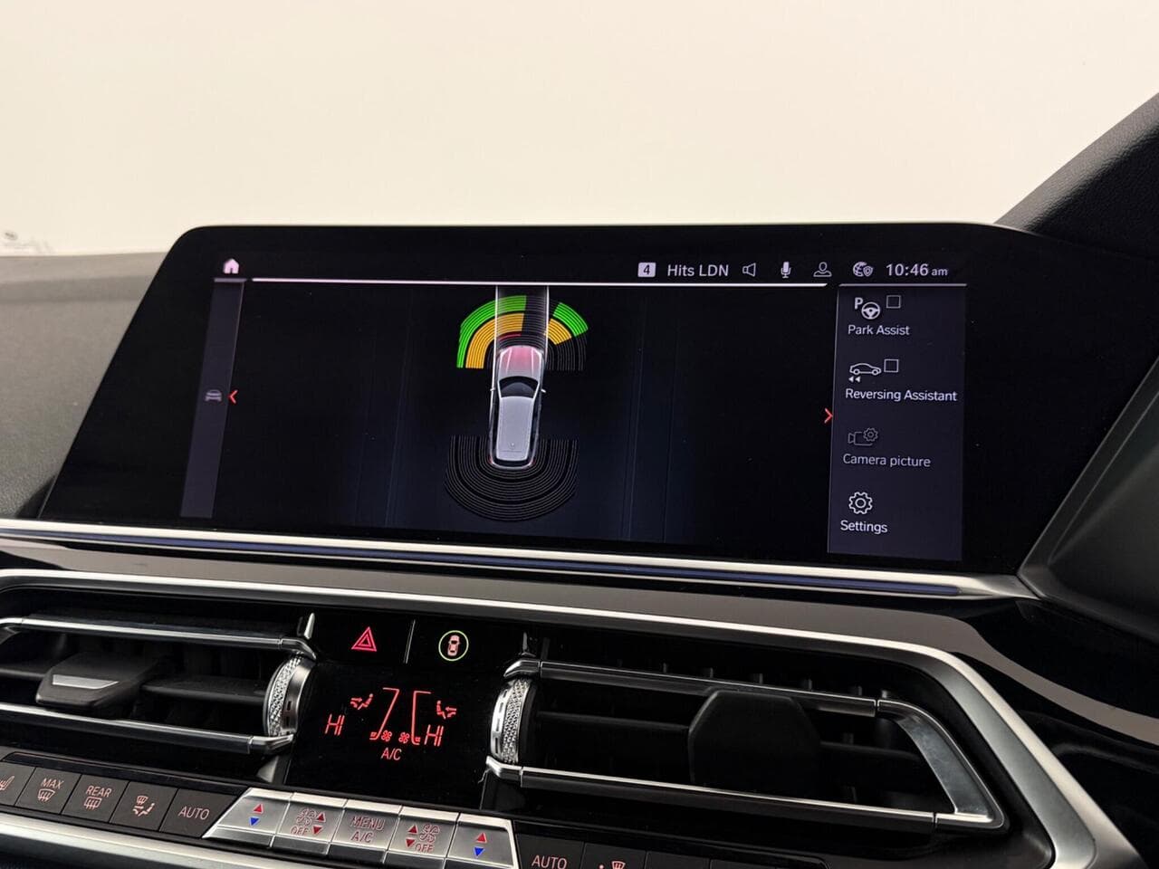 BMW X5 thumbnail Infotainment System