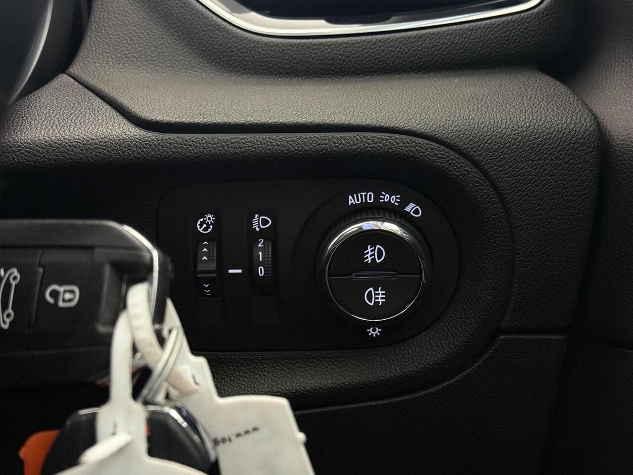 Vauxhall Grandland X thumbnail Misc Controls