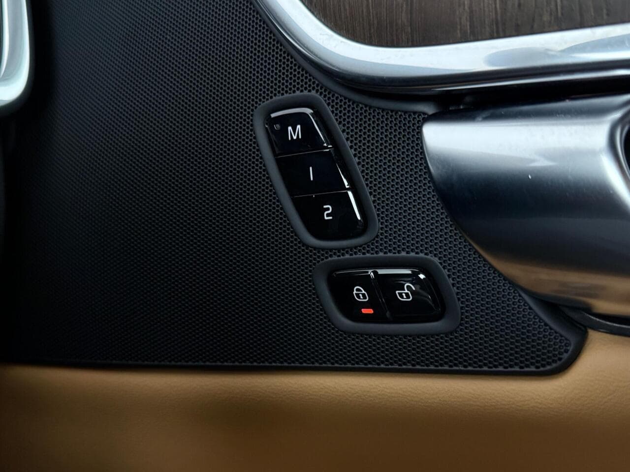 Volvo V90 thumbnail Misc Controls