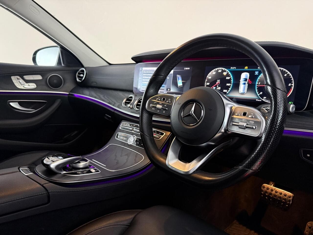 Mercedes-Benz E Class thumbnail Interior Front