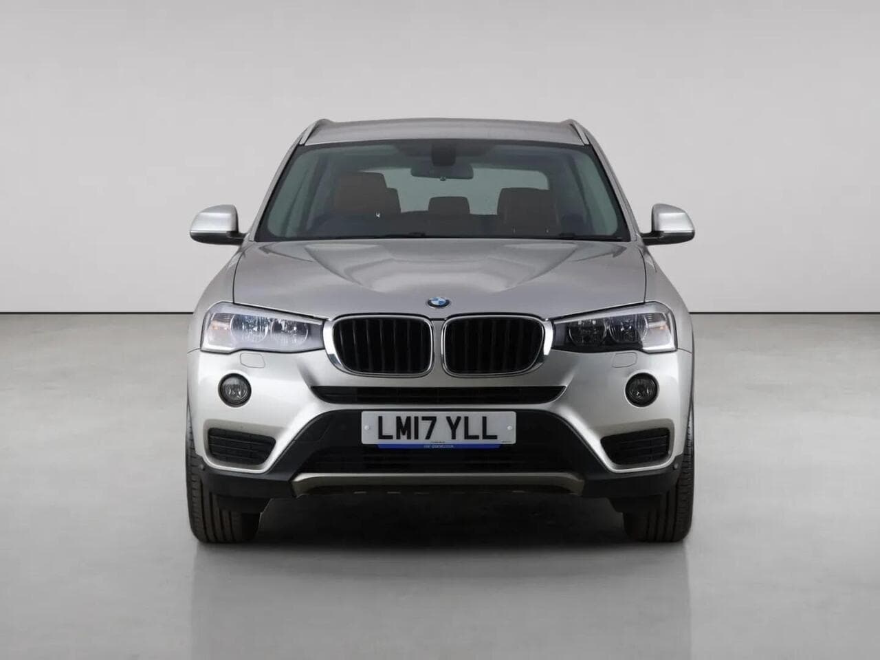 BMW X3 thumbnail Front