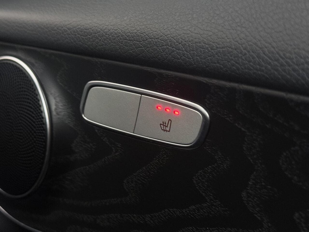 Mercedes-Benz GLC thumbnail Misc Controls