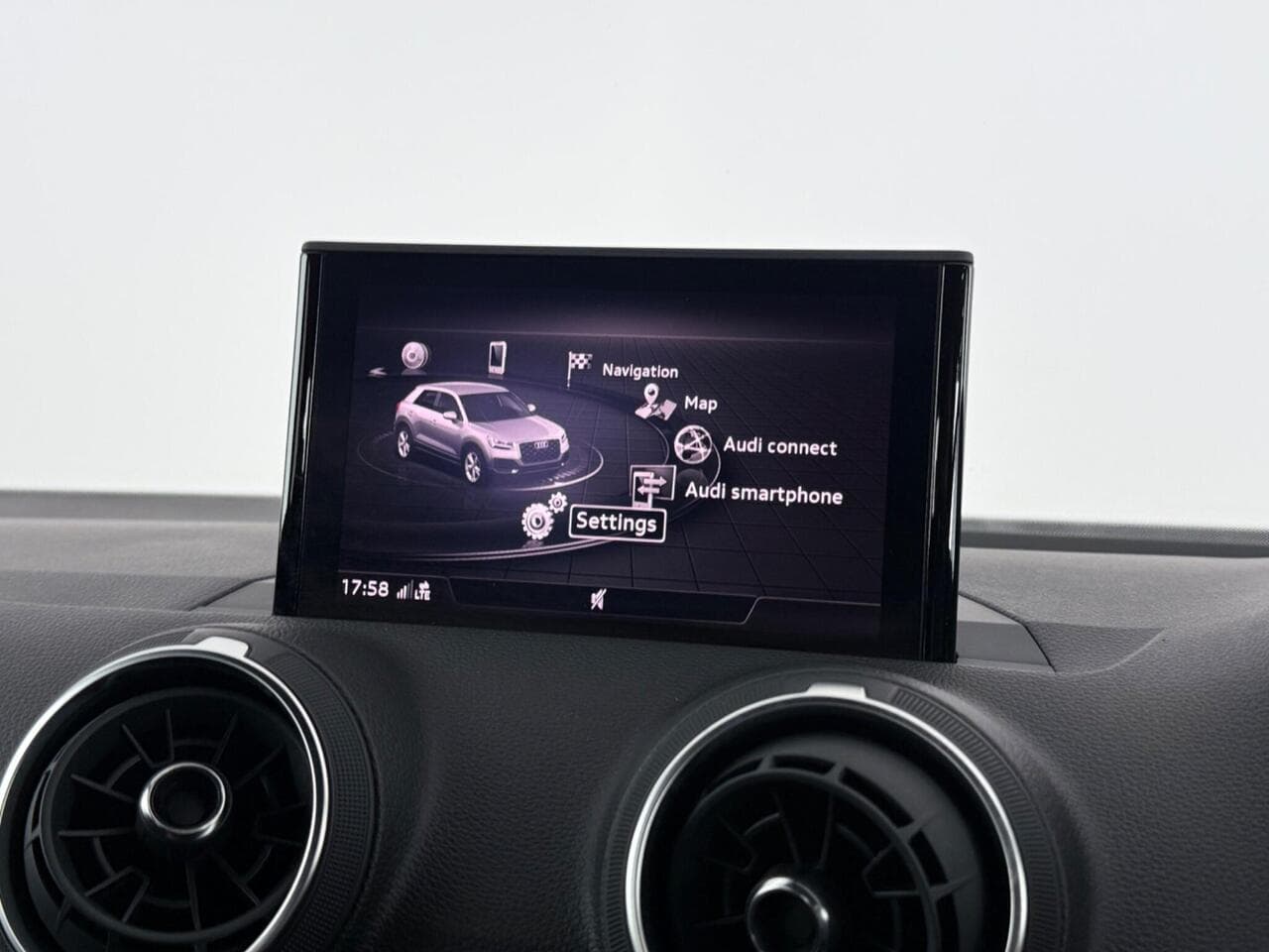 Audi Q2 thumbnail Infotainment System