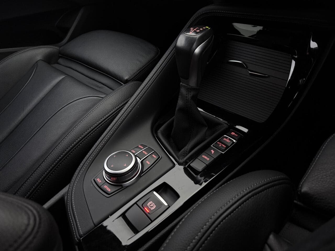BMW X1 thumbnail Interior Front