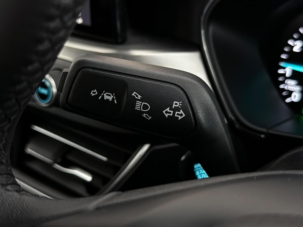 Ford Focus thumbnail Misc Controls