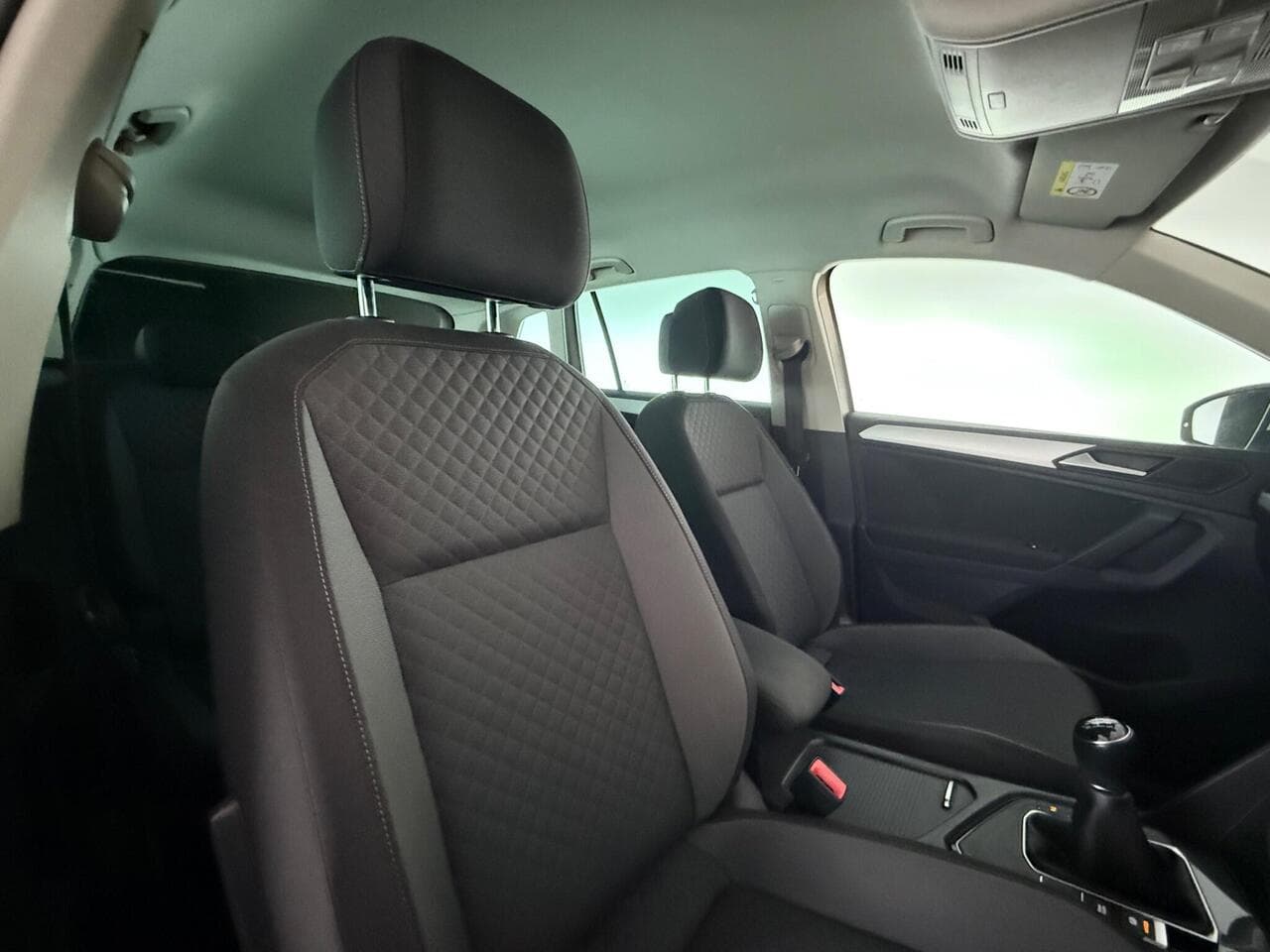 Volkswagen Tiguan thumbnail Seat Driver