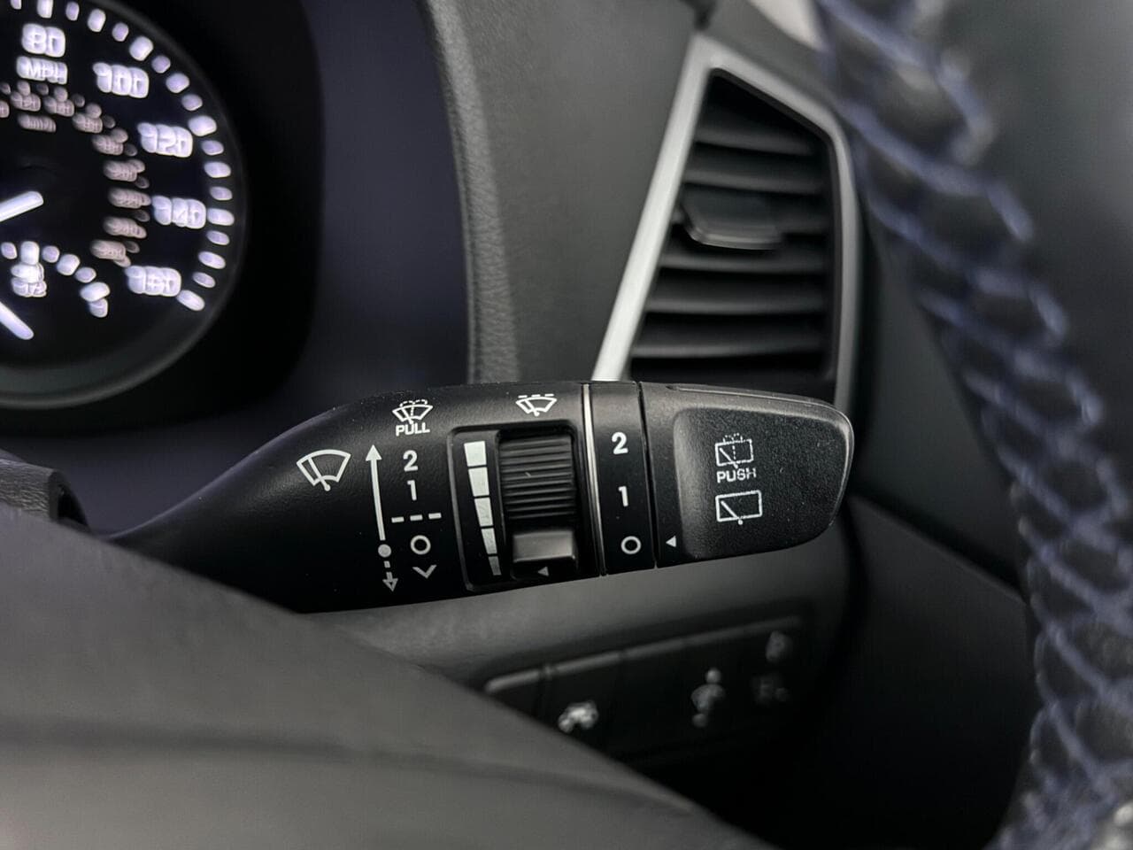 Hyundai TUCSON thumbnail Misc Controls