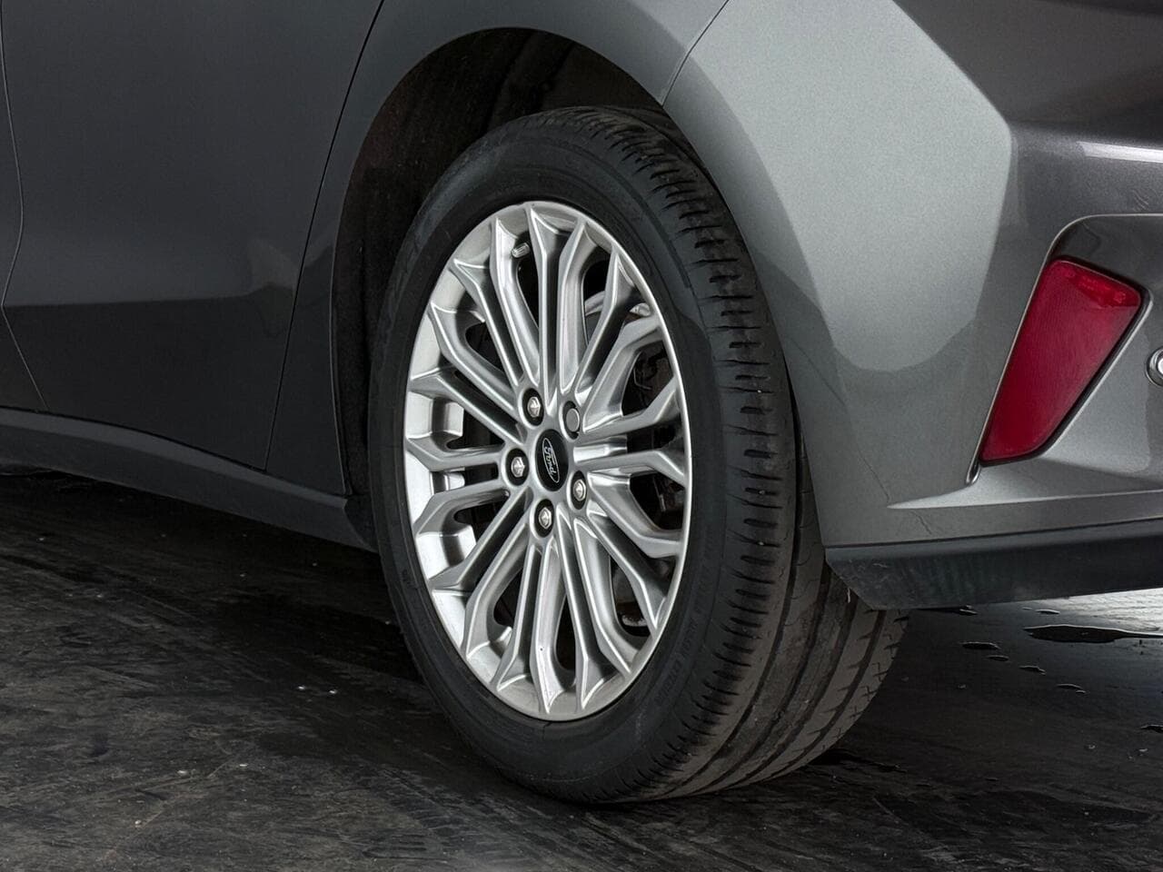 Ford Focus thumbnail Wheel