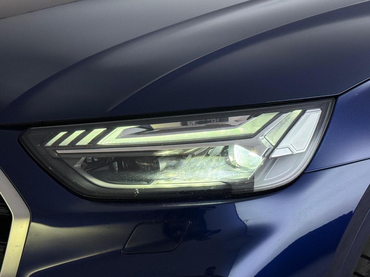 Audi Q5 thumbnail Lights Front