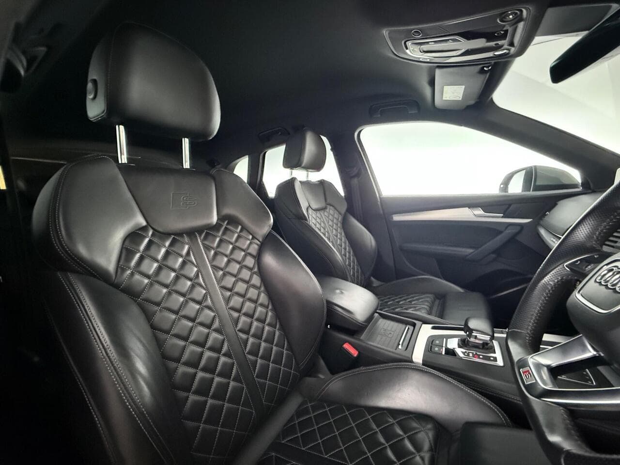 Audi Q5 thumbnail Seat Driver