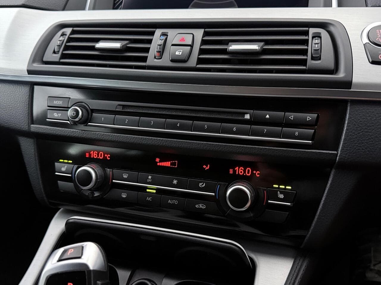 BMW 5 Series thumbnail Infotainment System