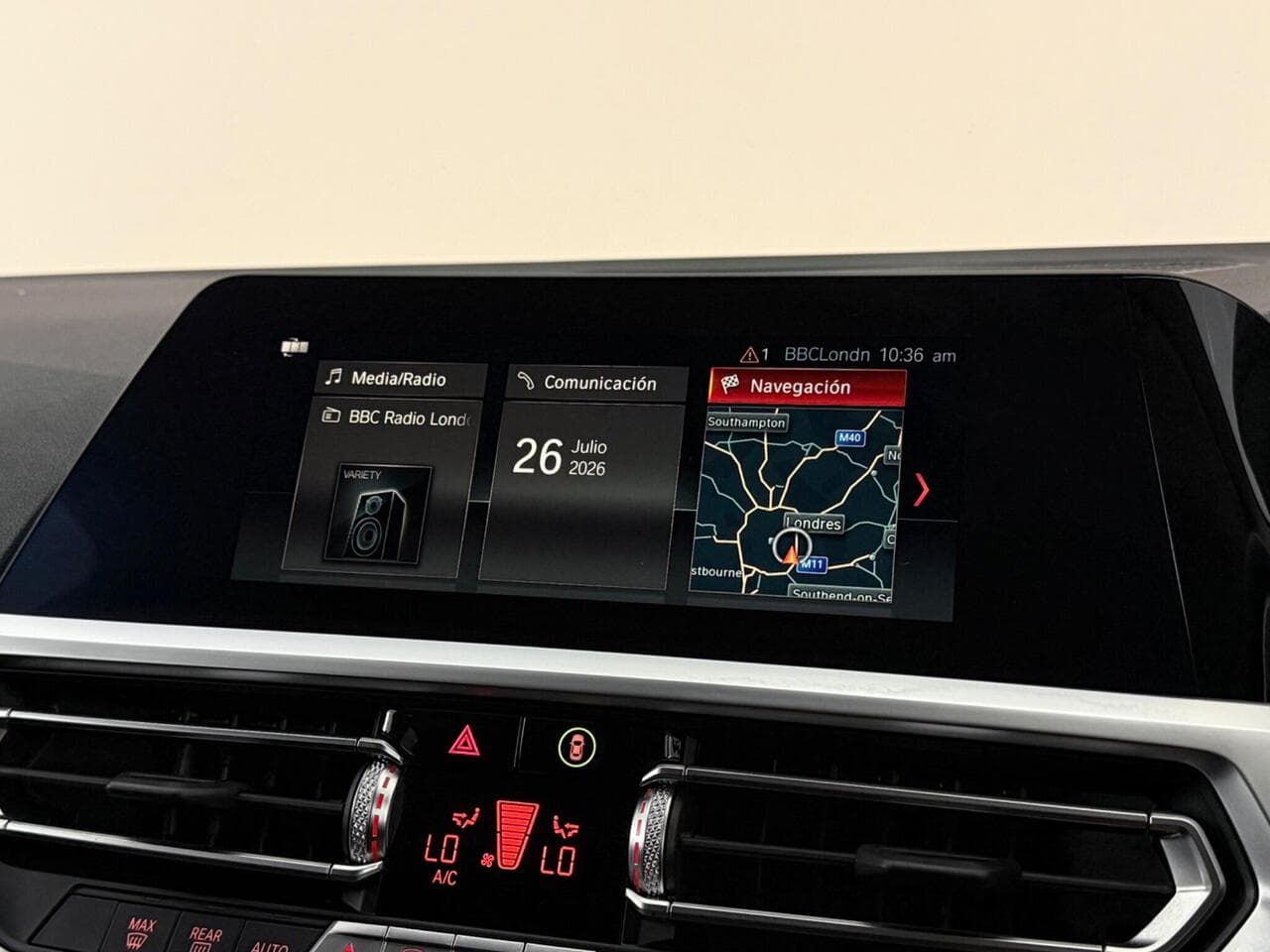 BMW 3 Series thumbnail Infotainment System