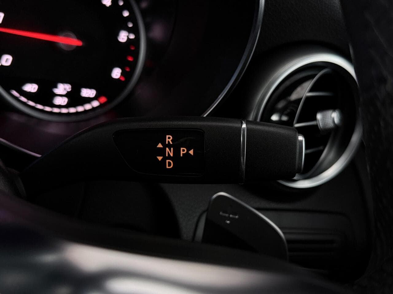 Mercedes-Benz GLC thumbnail Misc Controls