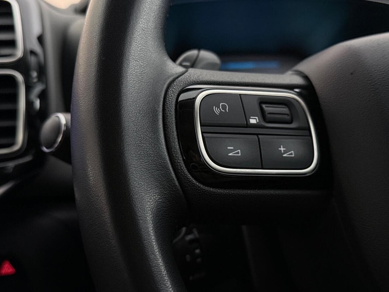 Citroen C5 Aircross thumbnail Misc Controls