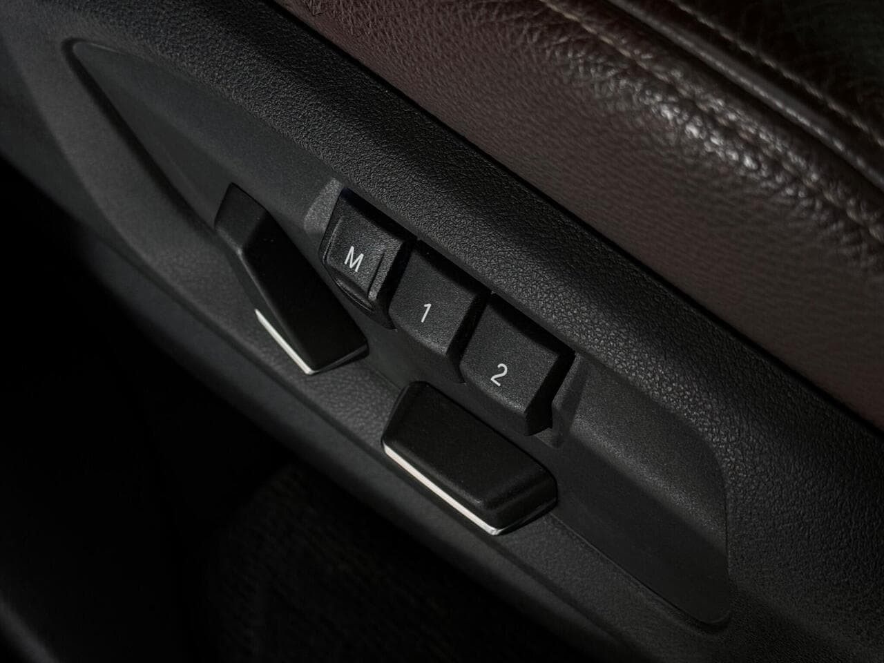 BMW X5 thumbnail Misc Controls