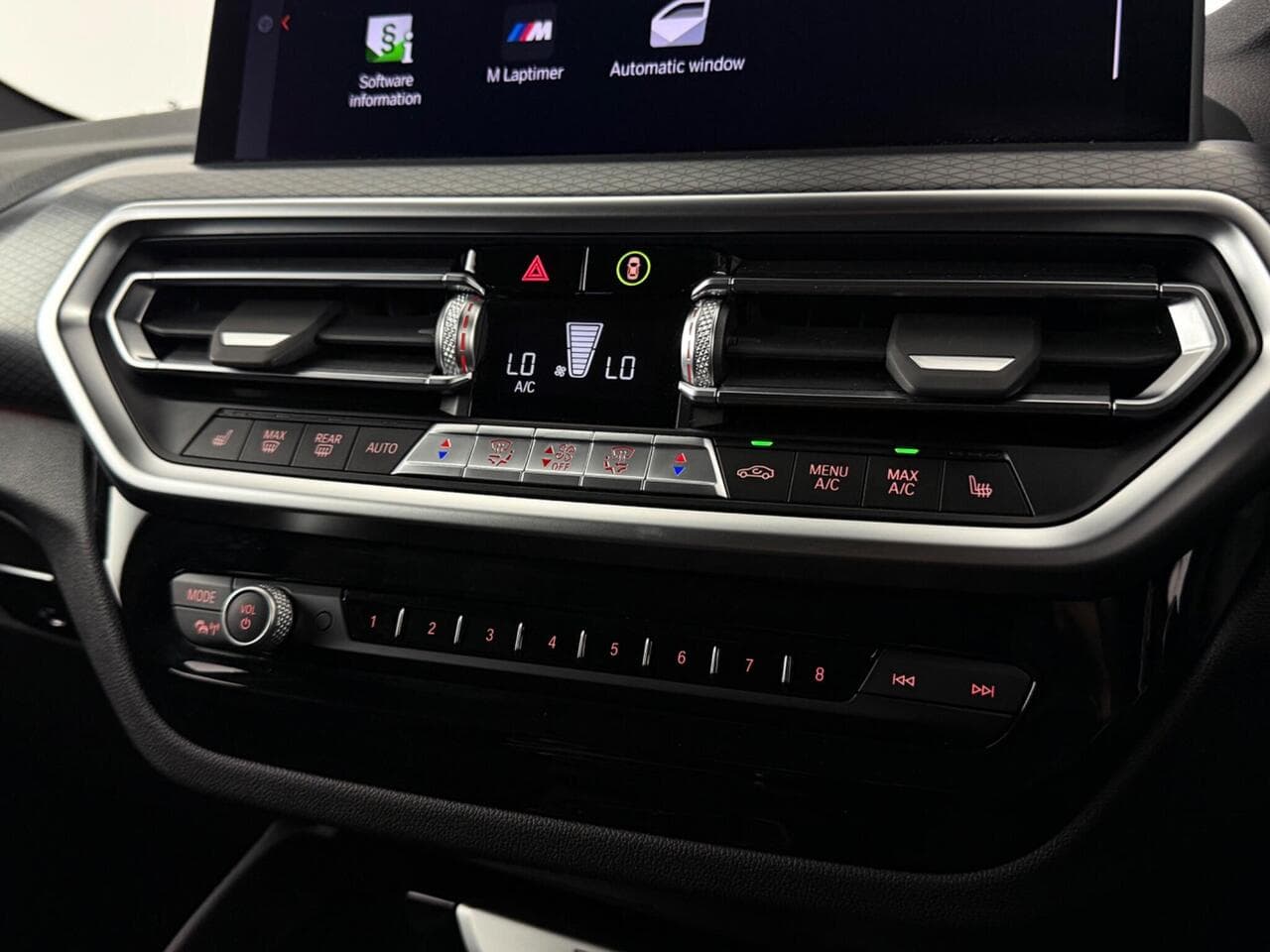 BMW X4 thumbnail Infotainment System