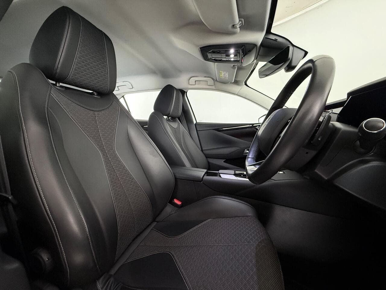 DS AUTOMOBILES DS 4 thumbnail Seat Driver