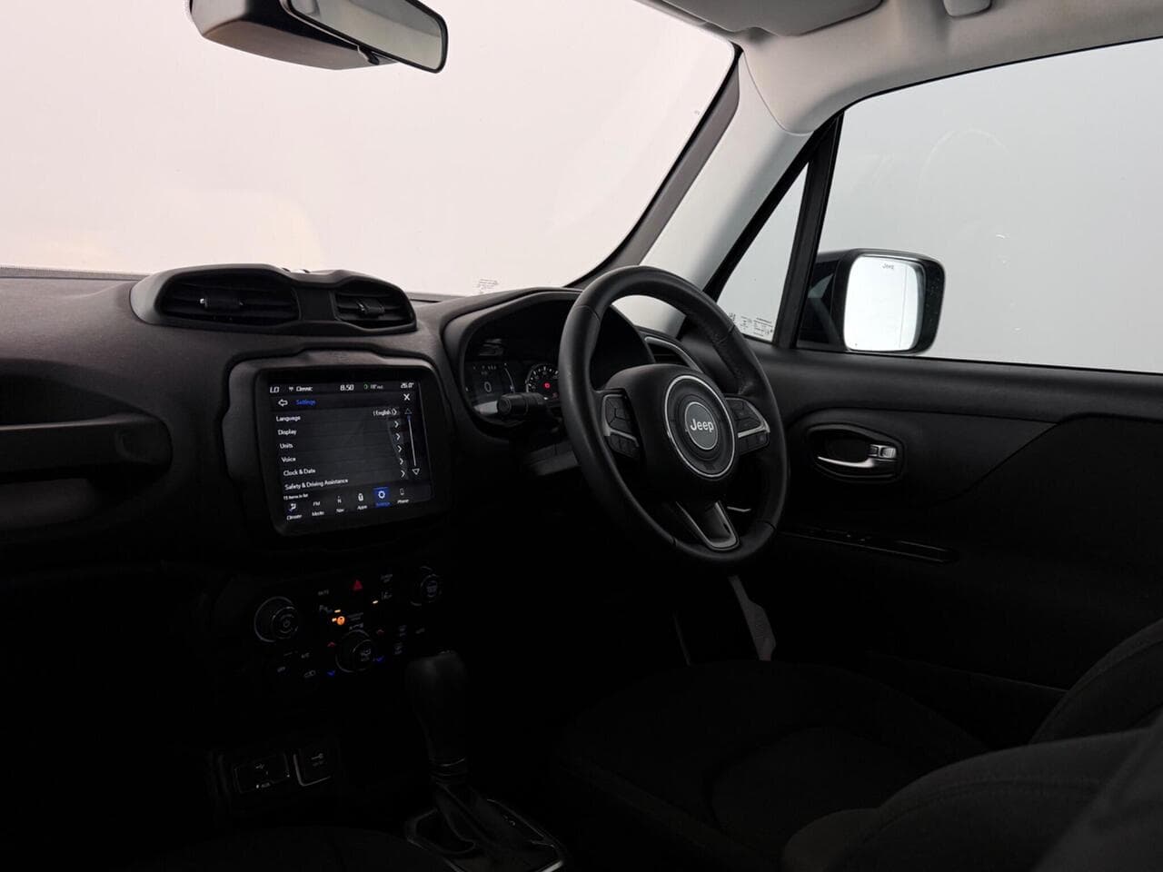 Jeep Renegade thumbnail Interior Front