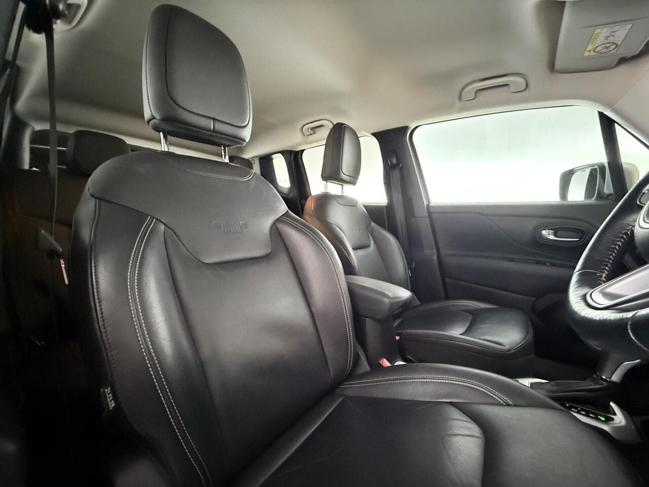 Jeep Renegade thumbnail Seat Driver