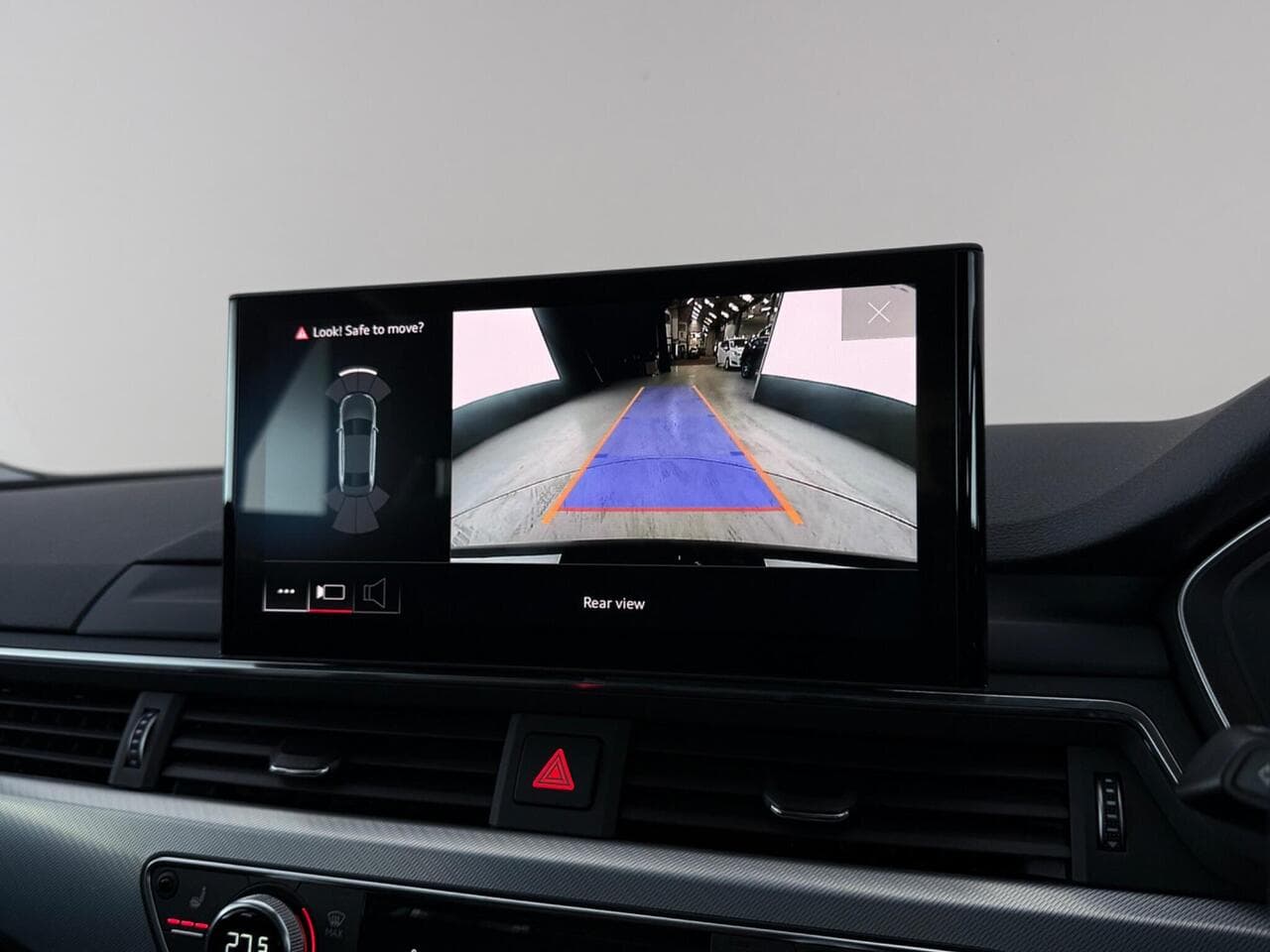 Audi A4 thumbnail Infotainment System
