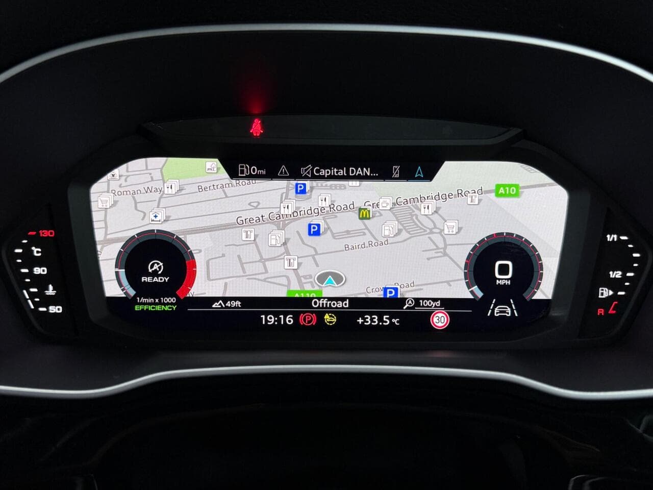 Audi Q3 thumbnail Driver Instruments