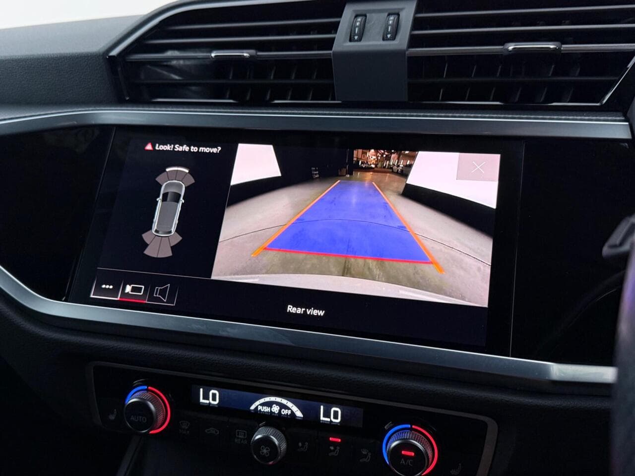 Audi Q3 thumbnail Infotainment System
