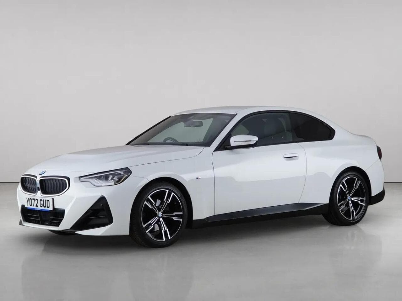 BMW 2 Series thumbnail Front Left