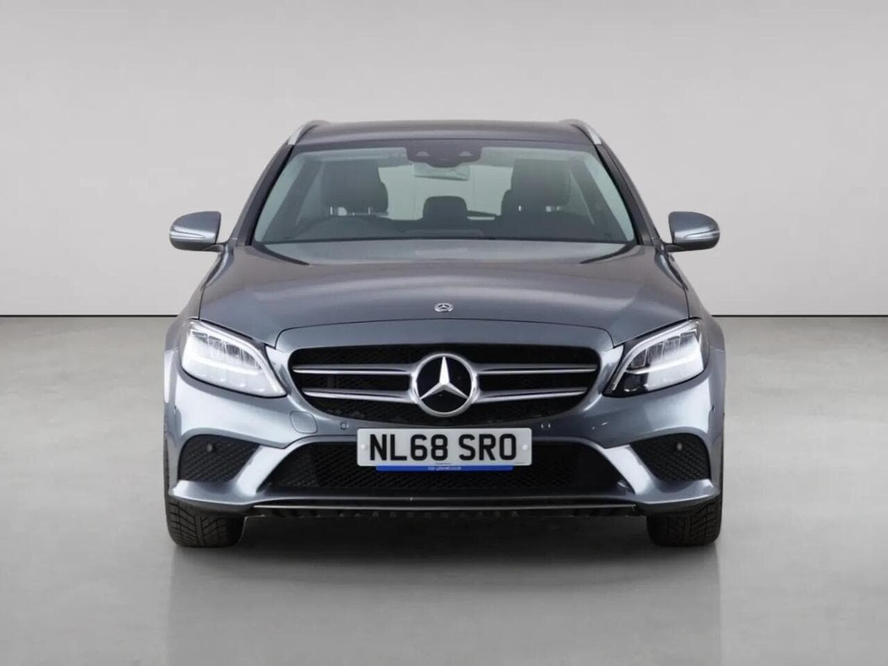 Mercedes-Benz C Class thumbnail Front