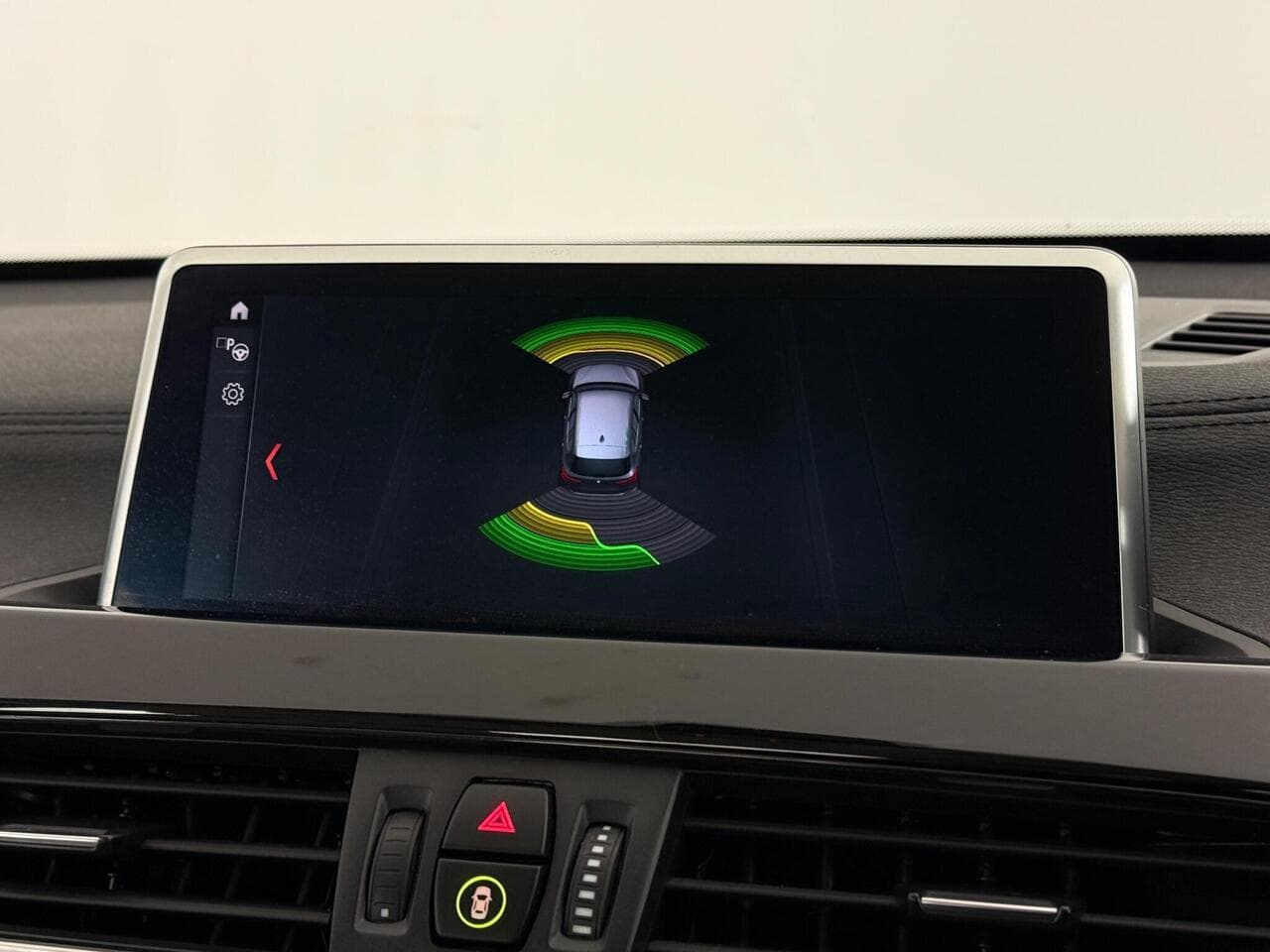 BMW X1 thumbnail Infotainment System