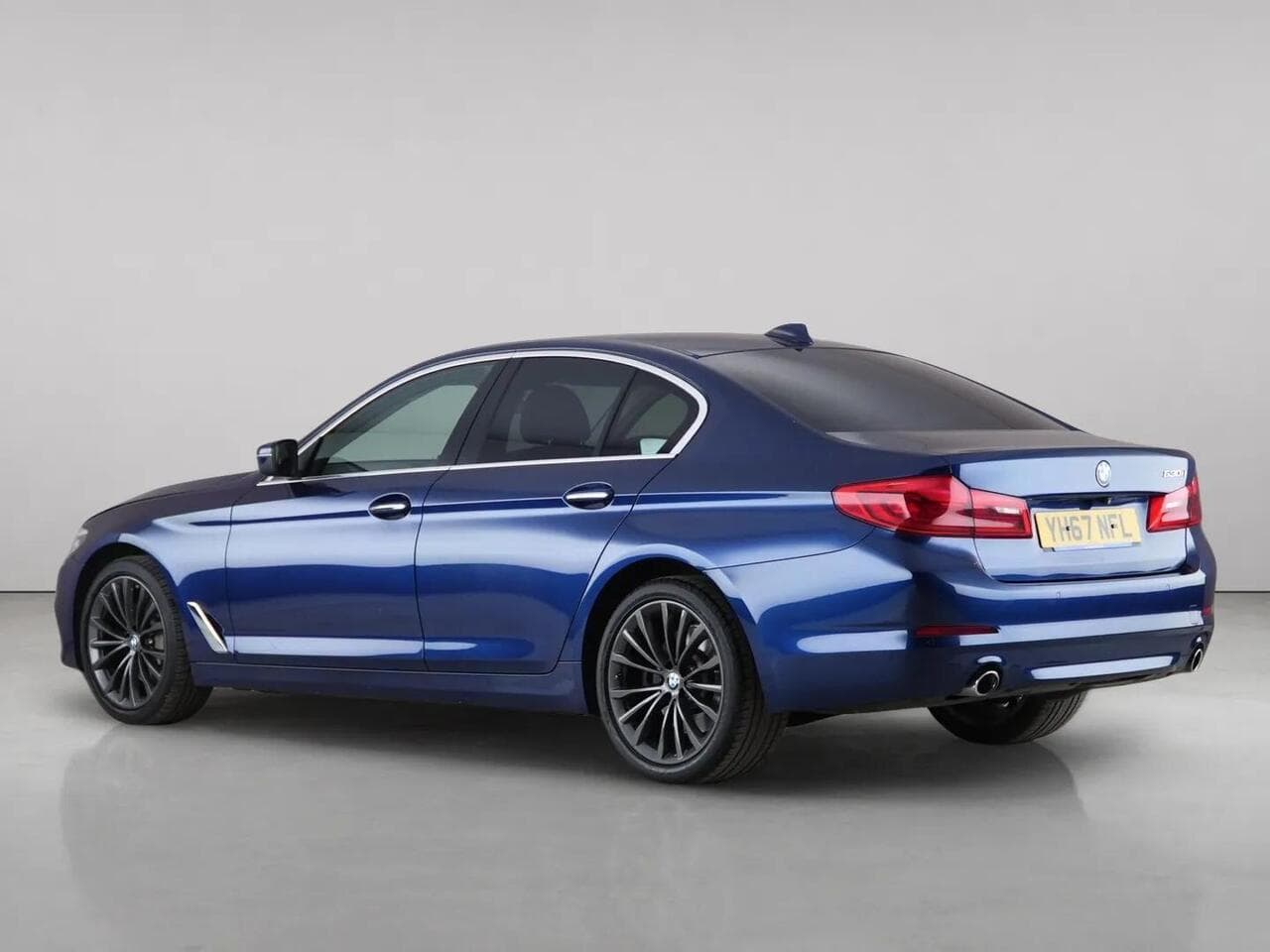 BMW 5 Series thumbnail Rear Left
