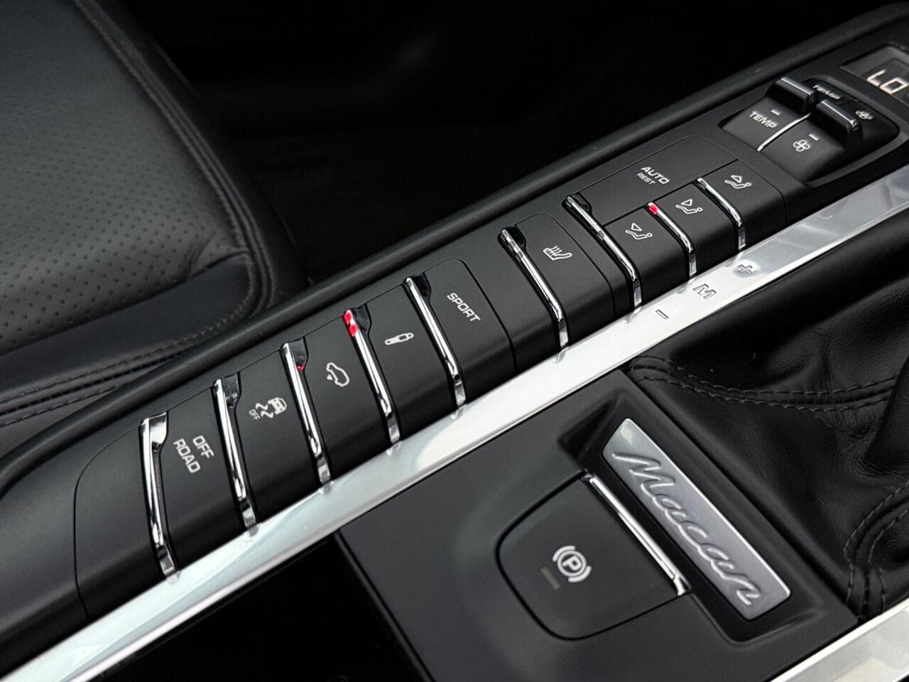 Porsche Macan thumbnail Misc Controls