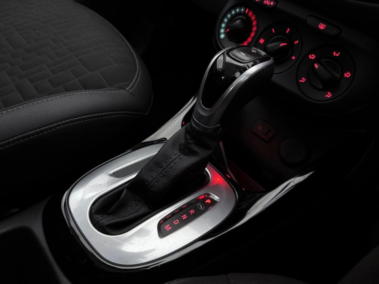 Vauxhall Corsa thumbnail Interior Front