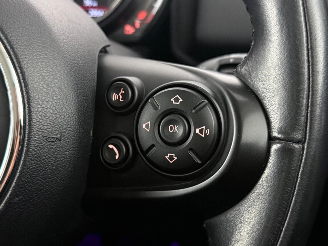 MINI Countryman thumbnail Misc Controls