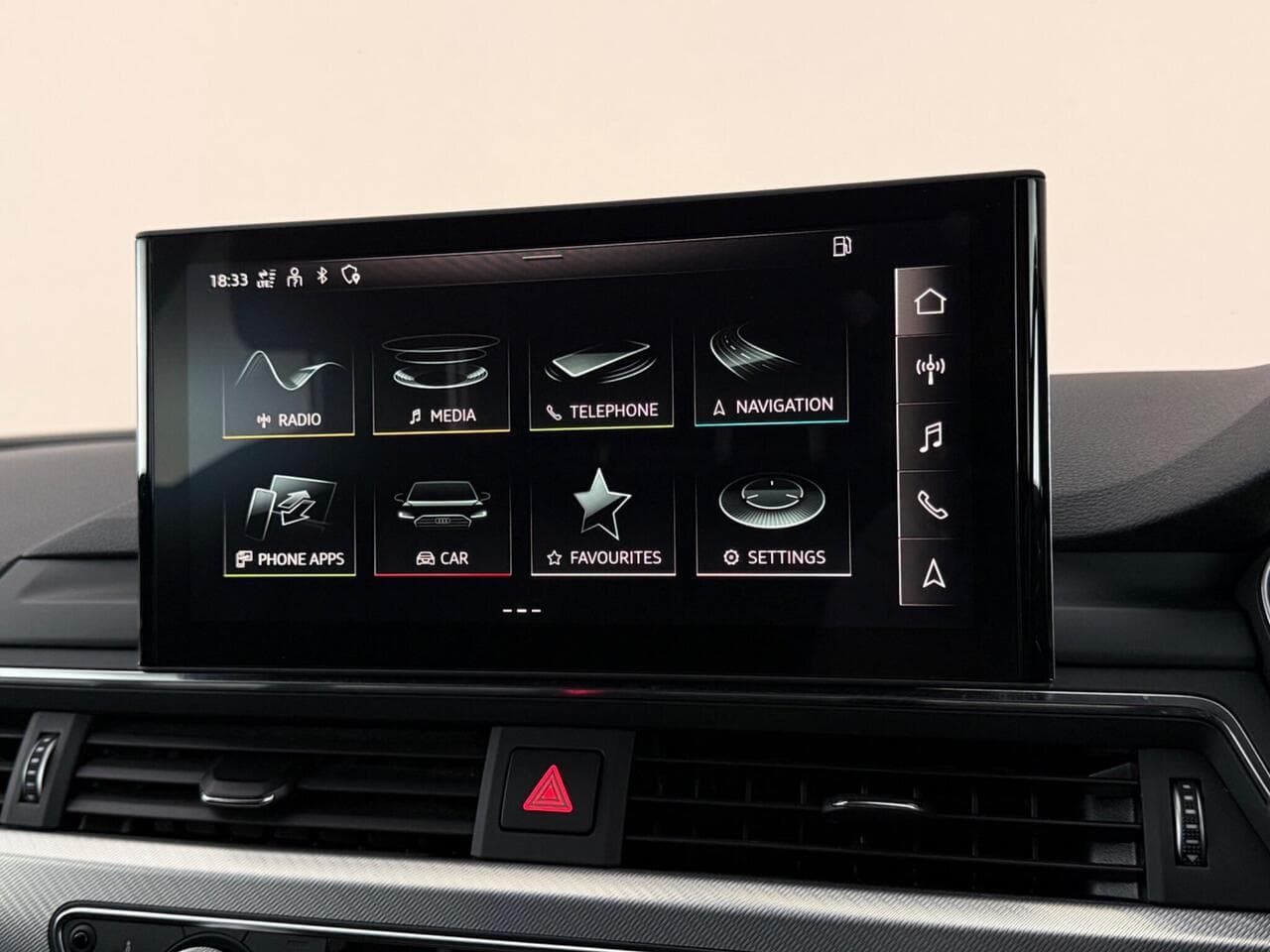Audi A4 thumbnail Infotainment System