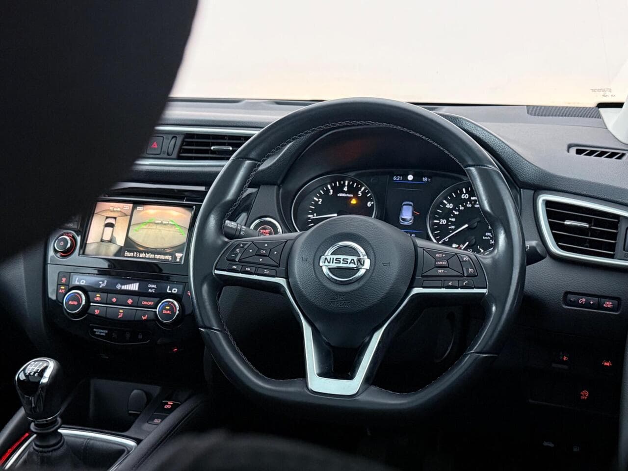 Nissan Qashqai thumbnail Steering Wheel