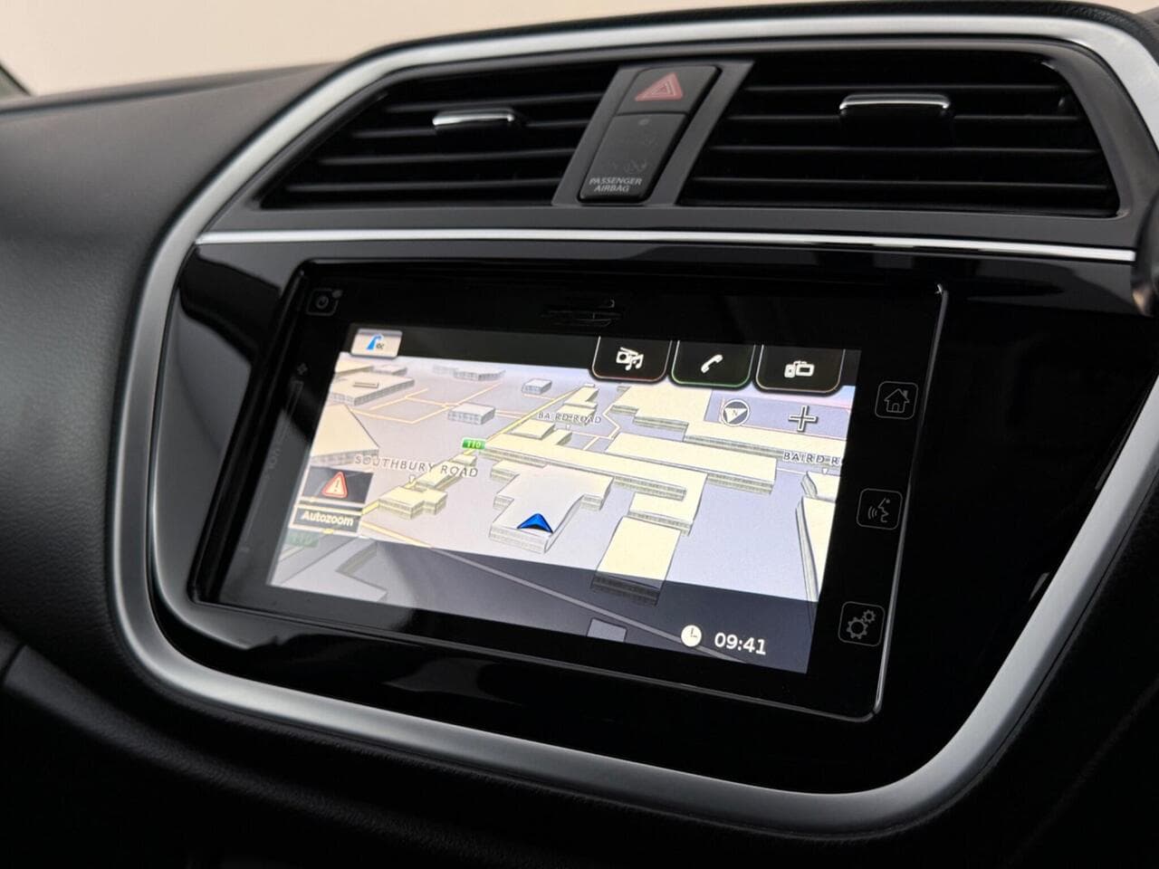 Suzuki SX4 S-Cross thumbnail Infotainment System
