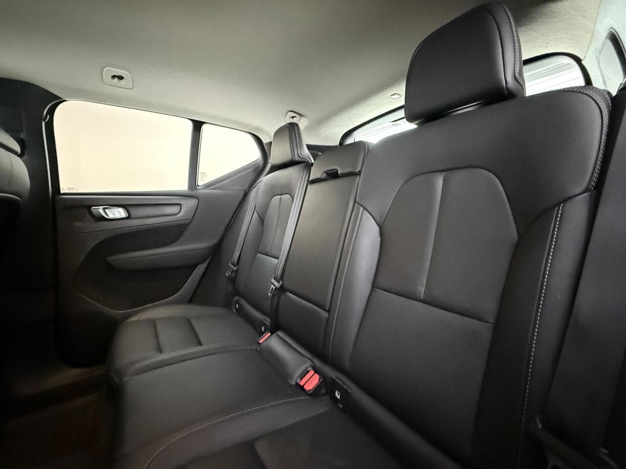 Volvo XC40 thumbnail Seats Rear